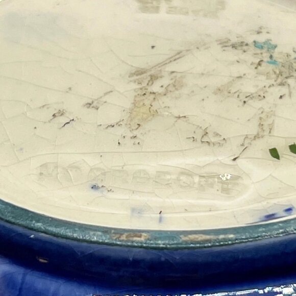 Moorcroft Cobalt blue with pink hibiscus Pottery teardrop ashtray. Signed - Picture 5 of 7